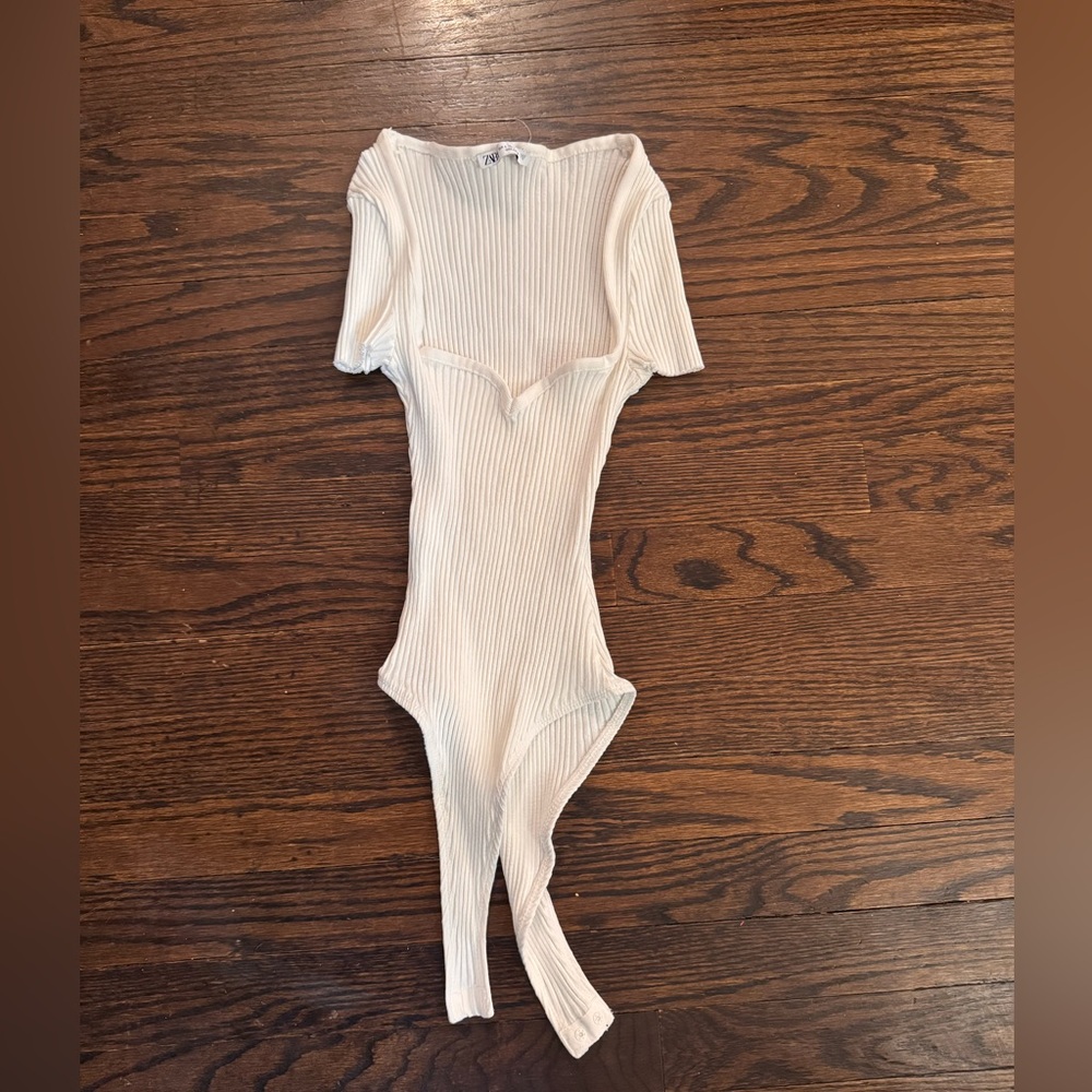 Zara Super Cute Ribbed Short Sleeve Bodysuit Top, New Size S